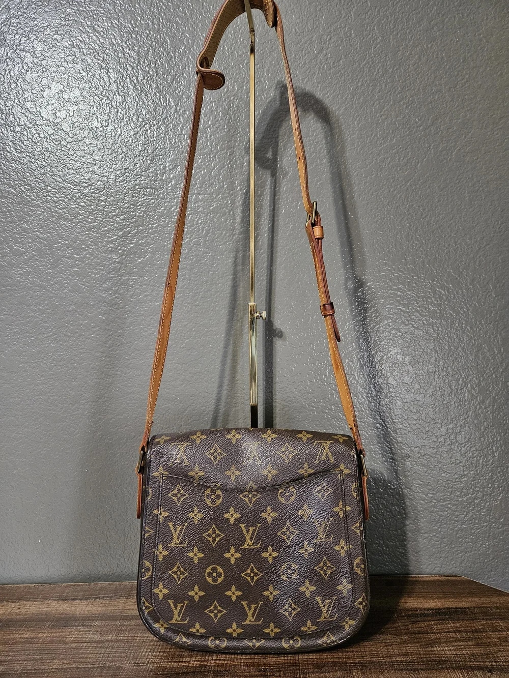 Authentic Louis Vuitton Vintage Saint Cloud GM Monogram Canvas Crossbody - Picture 3 of 16